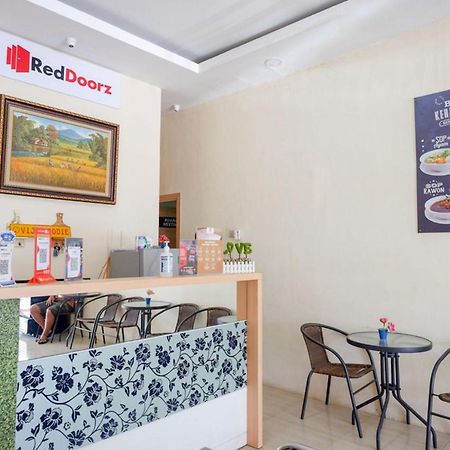 Reddoorz Plus @ Losari Макасар Екстериор снимка
