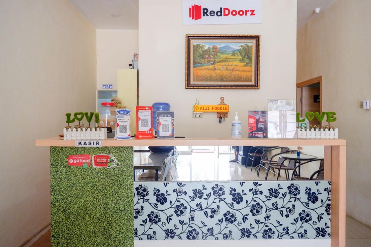 Reddoorz Plus @ Losari Макасар Екстериор снимка